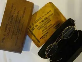 Wonthaggi Museum, wire rim glasses (gold)
